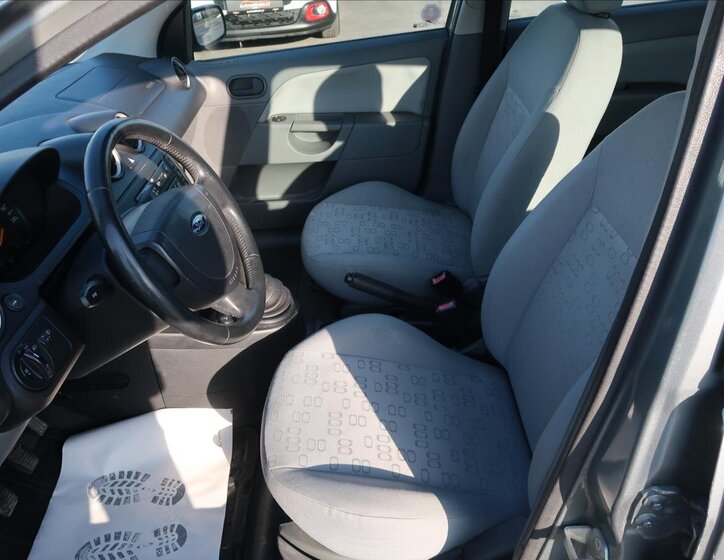 Ford Fiesta Hatchback 1,3 l 51 kw