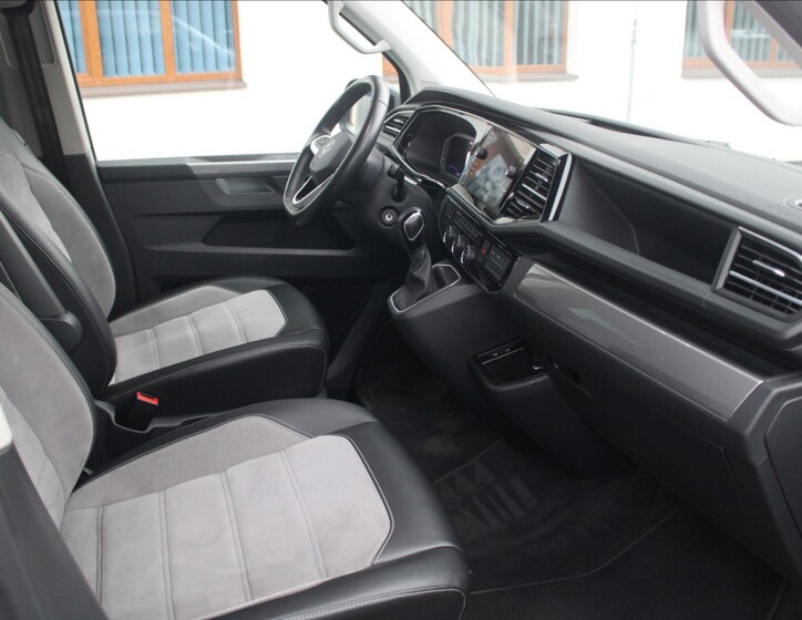 Volkswagen Multivan 9