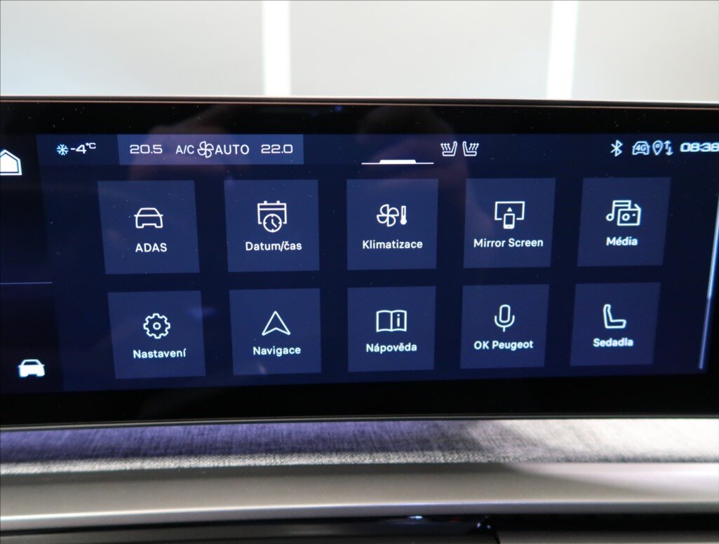 Peugeot 3008 SUV 1,2 l 100 kw