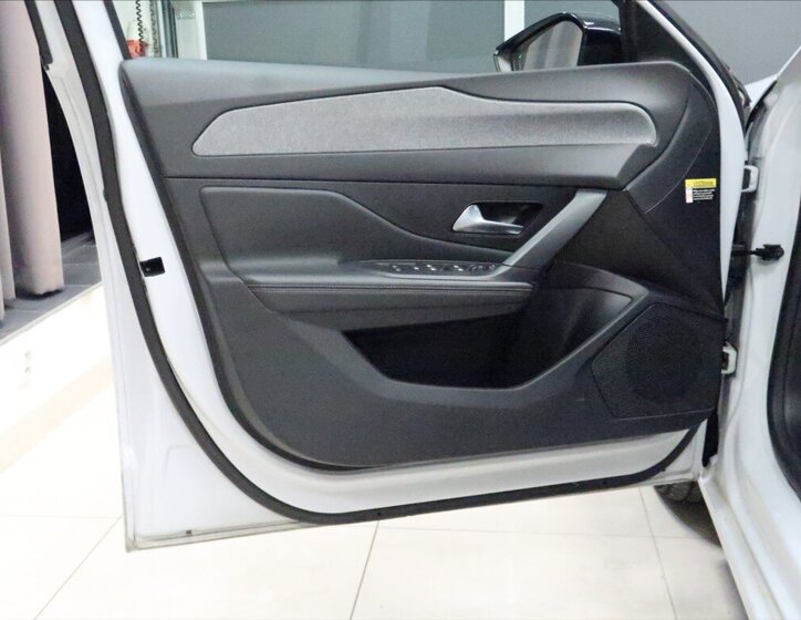 Peugeot 308 Kombi 1,5 l 96 kw