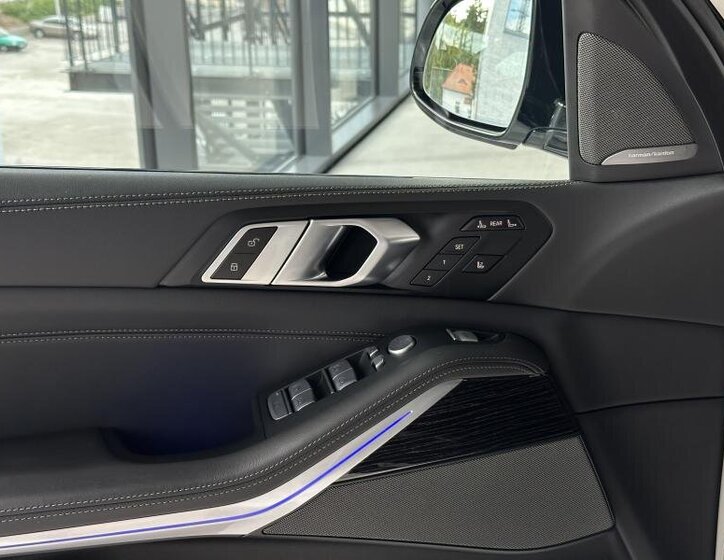 BMW X7 SUV 3,0 l 259 kw