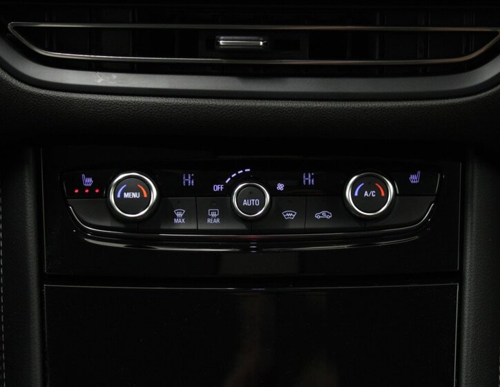 Opel Grandland SUV 1,5 l 96 kw