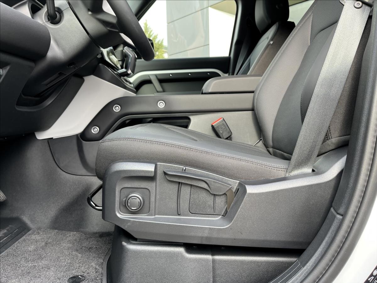 Land Rover Defender SUV / Terénní 3,0 l 147 kw