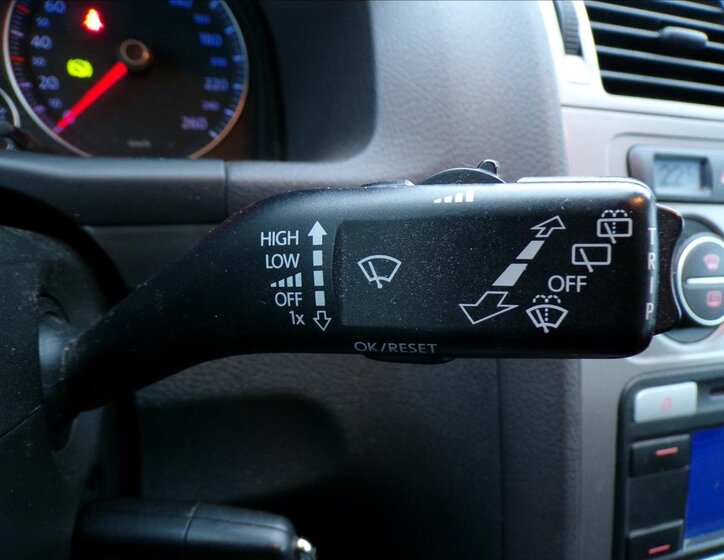 Volkswagen Touran Kombi 1,4 l 103 kw