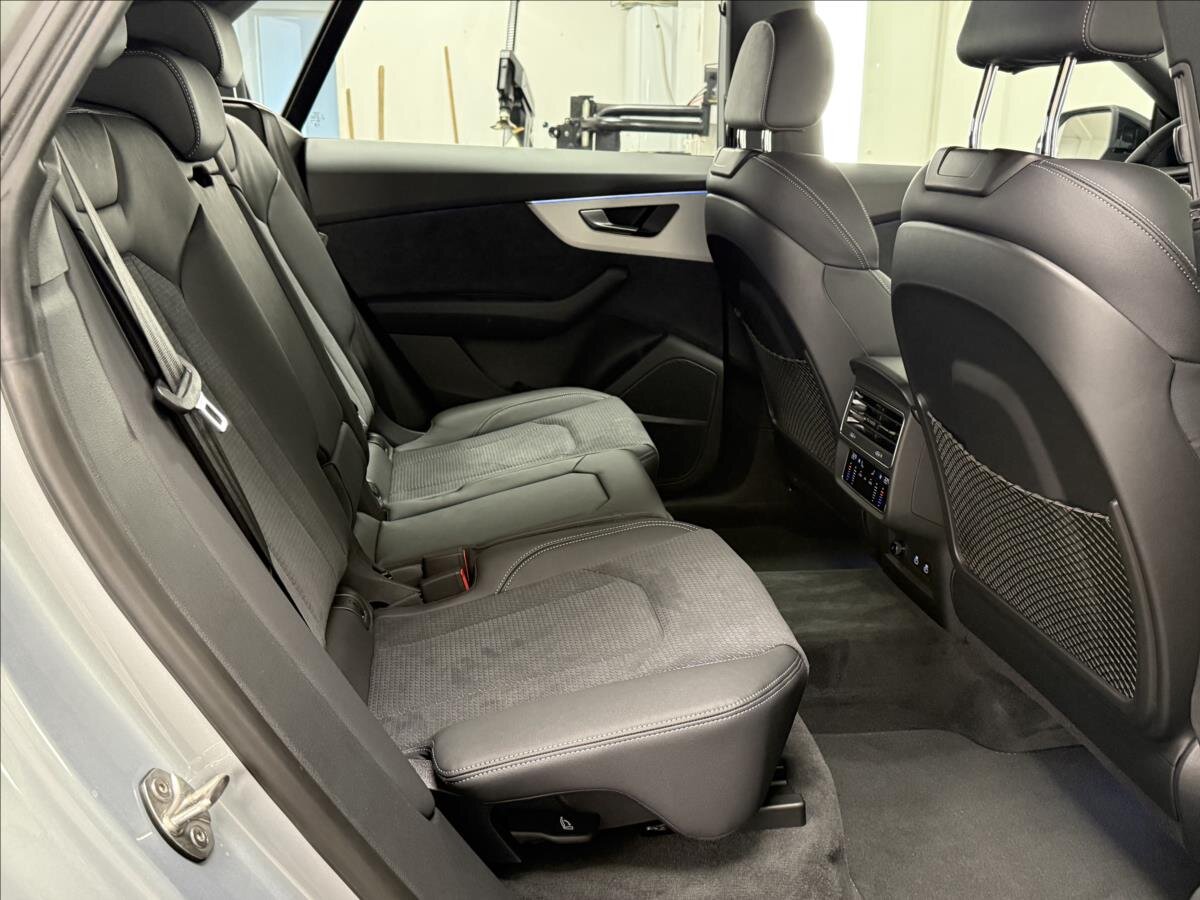 Audi Q8 SUV 3,0 l 210 kw