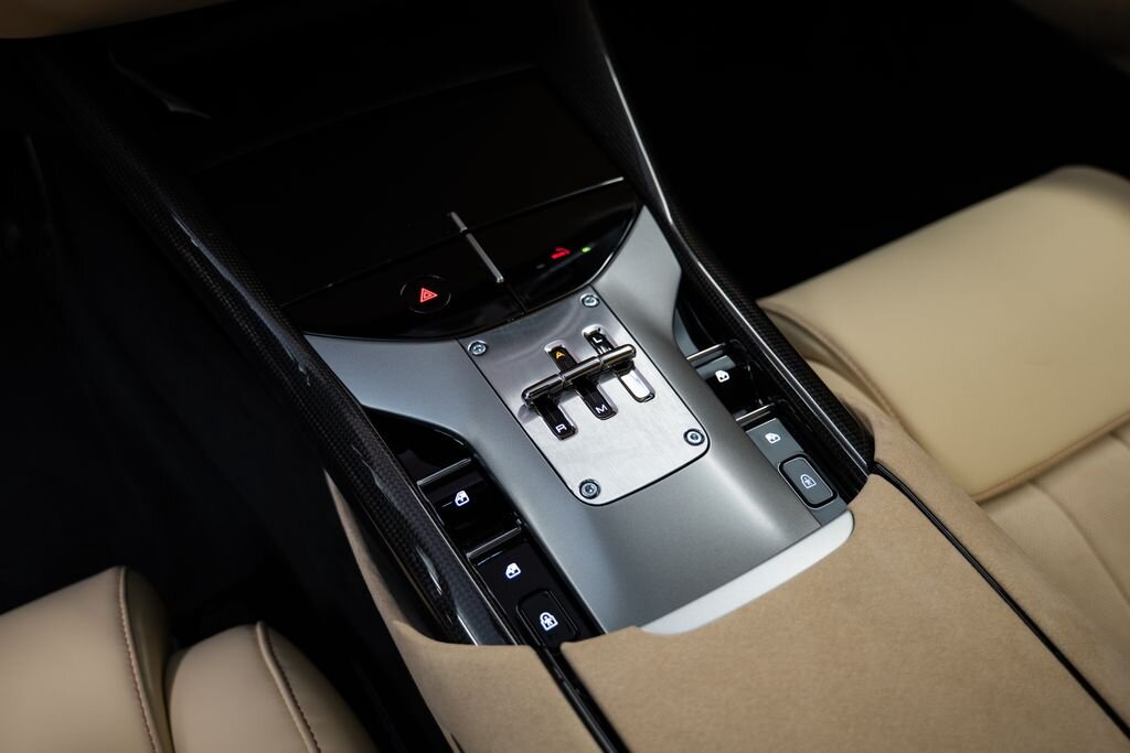 Ferrari Ostatní Hatchback 6,5 l 529 kw