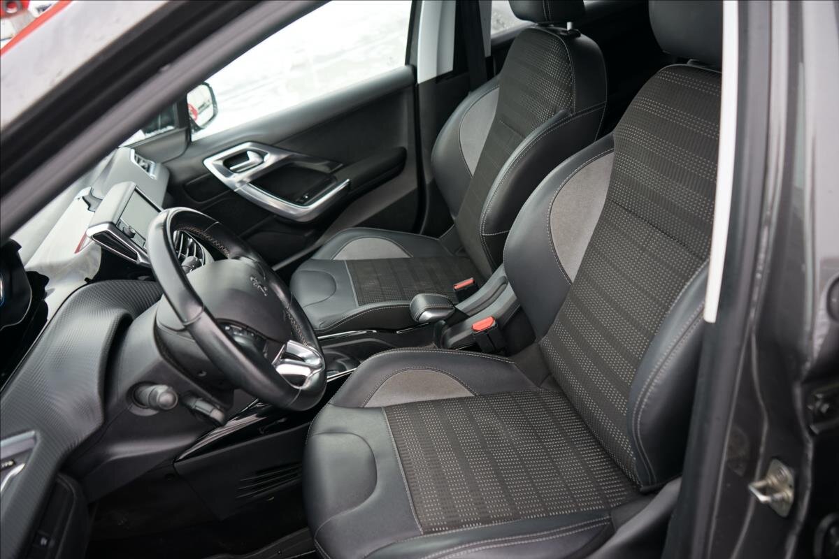 Peugeot 2008 SUV / Terénní 1,2 l 81 kw