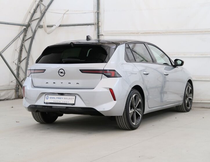 Opel Astra Hatchback 1,2 l 96 kw