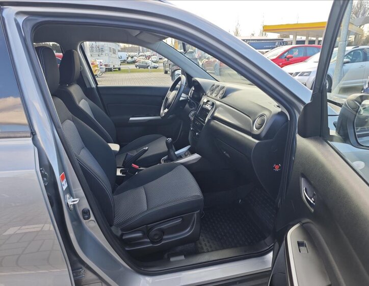 Suzuki Vitara SUV / Terénní 998,0 82 kw