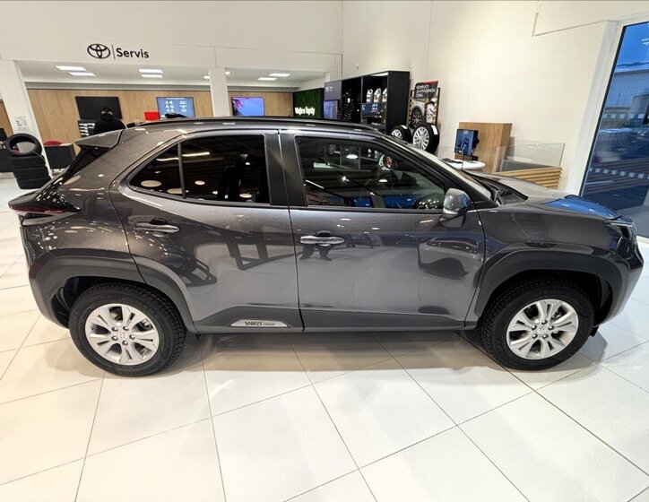 Toyota Yaris Cross 8