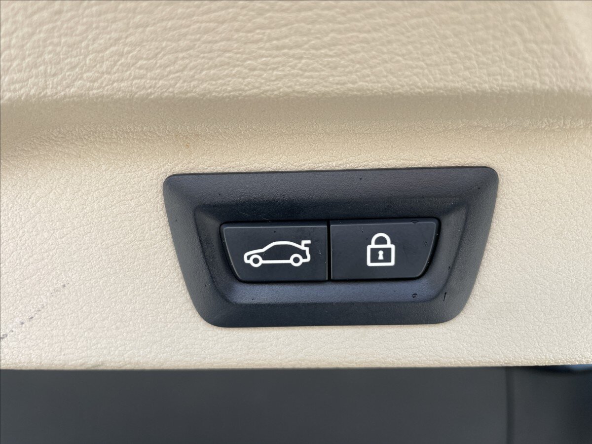 BMW X5 SUV / Terénní 3,0 l 190 kw