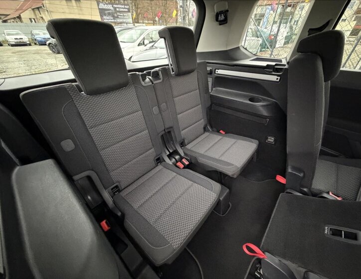 Volkswagen Touran 27