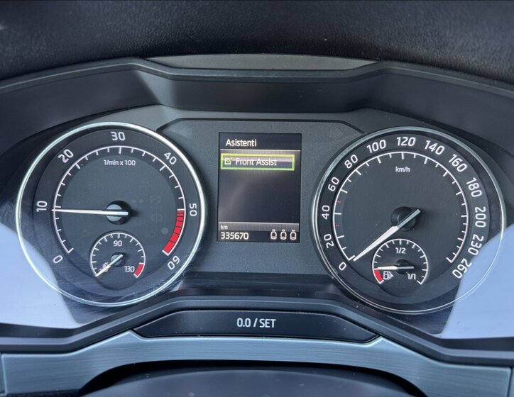 Škoda Superb Sedan / Limuzína 2,0 l 140 kw