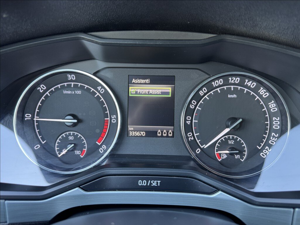 Škoda Superb Sedan / Limuzína 2,0 l 140 kw