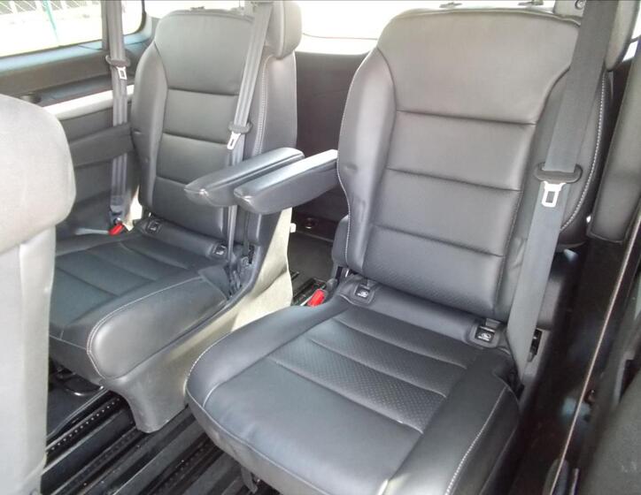 Peugeot Traveller 18