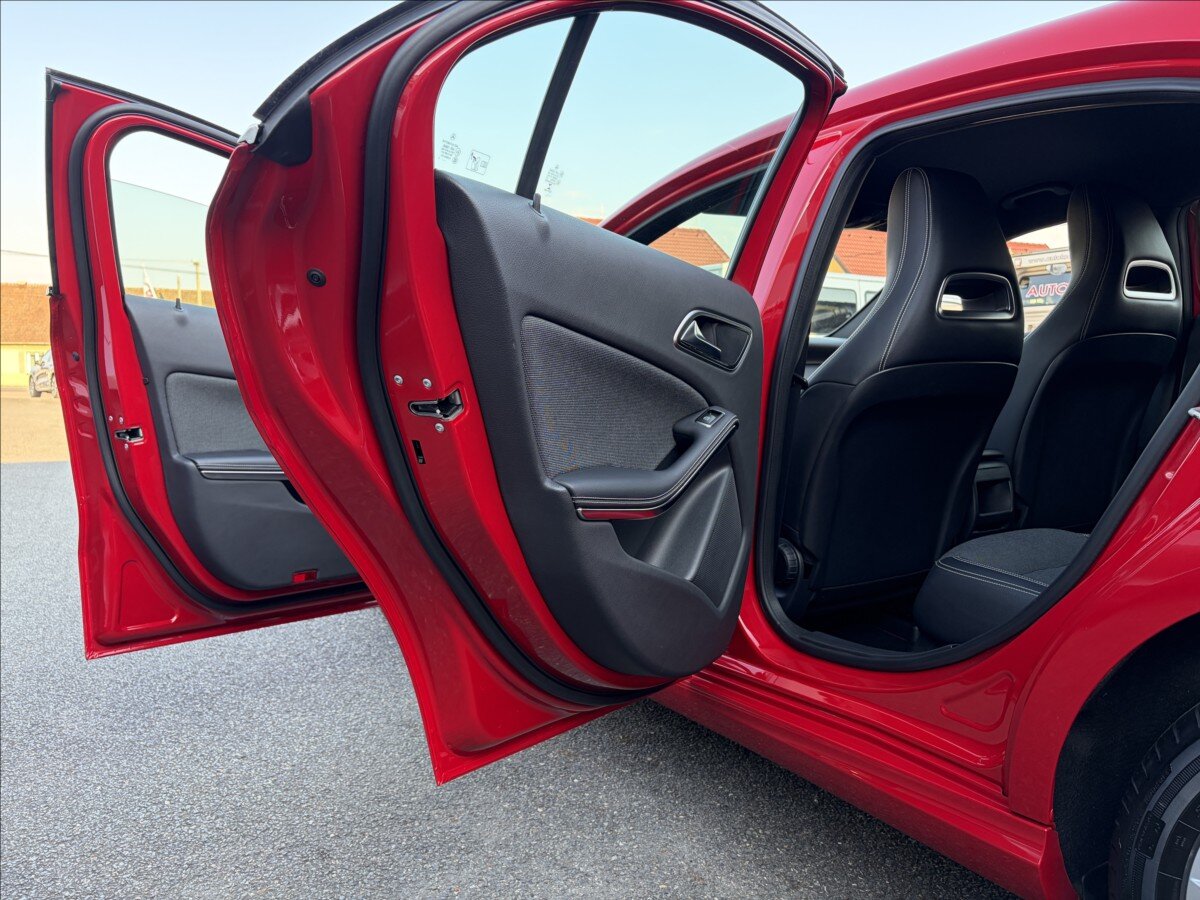 Mercedes-Benz Třídy A Hatchback 1,6 l 90 kw
