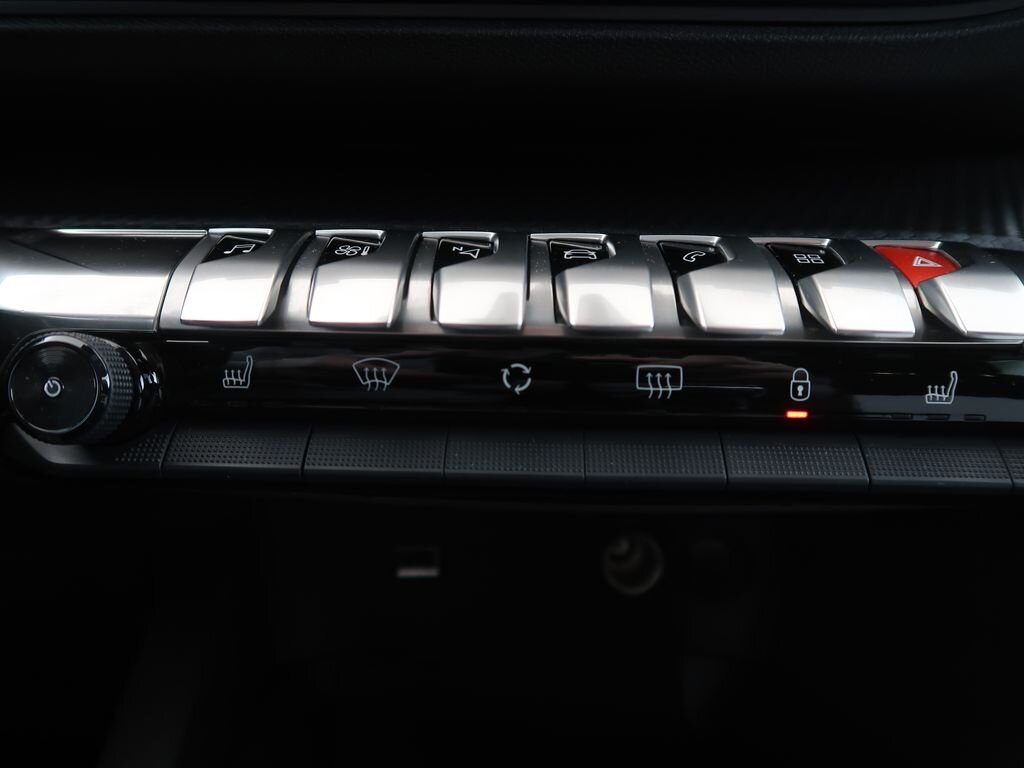 Peugeot 5008 SUV 1,2 l 96 kw