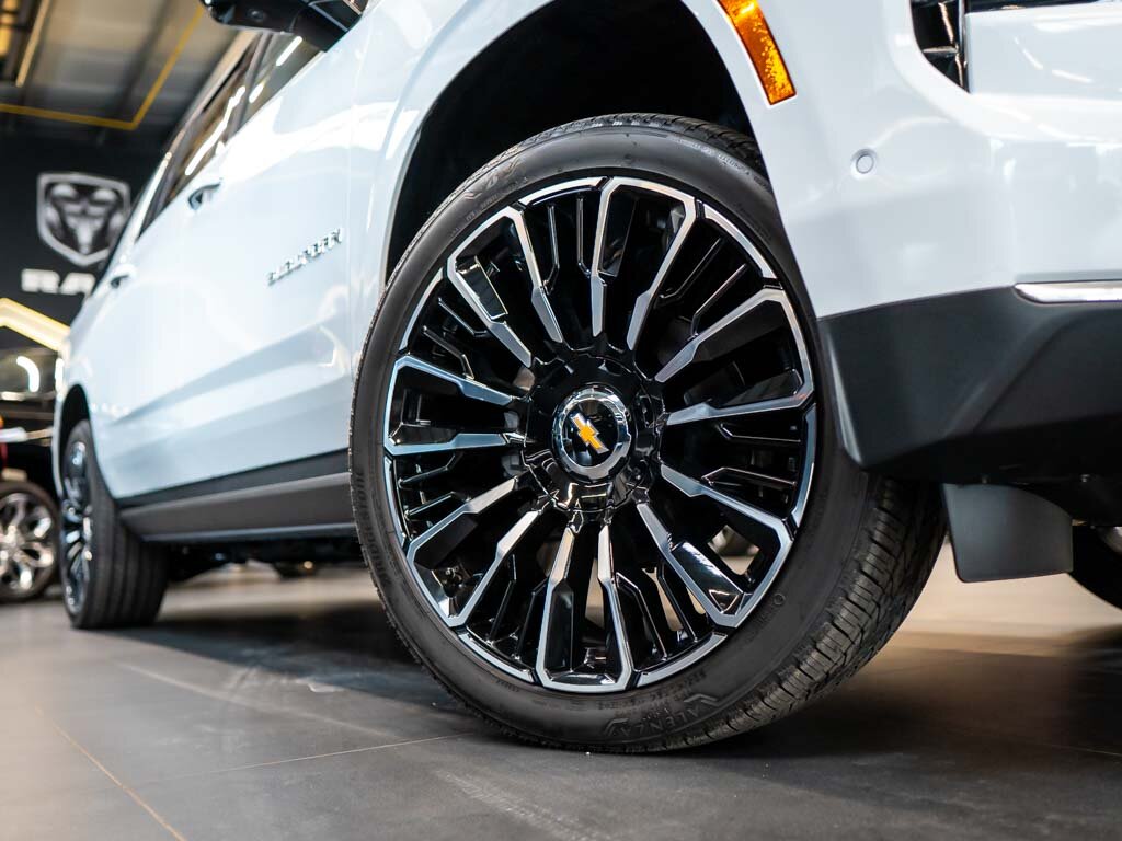 Chevrolet Suburban SUV 6,2 l 313 kw