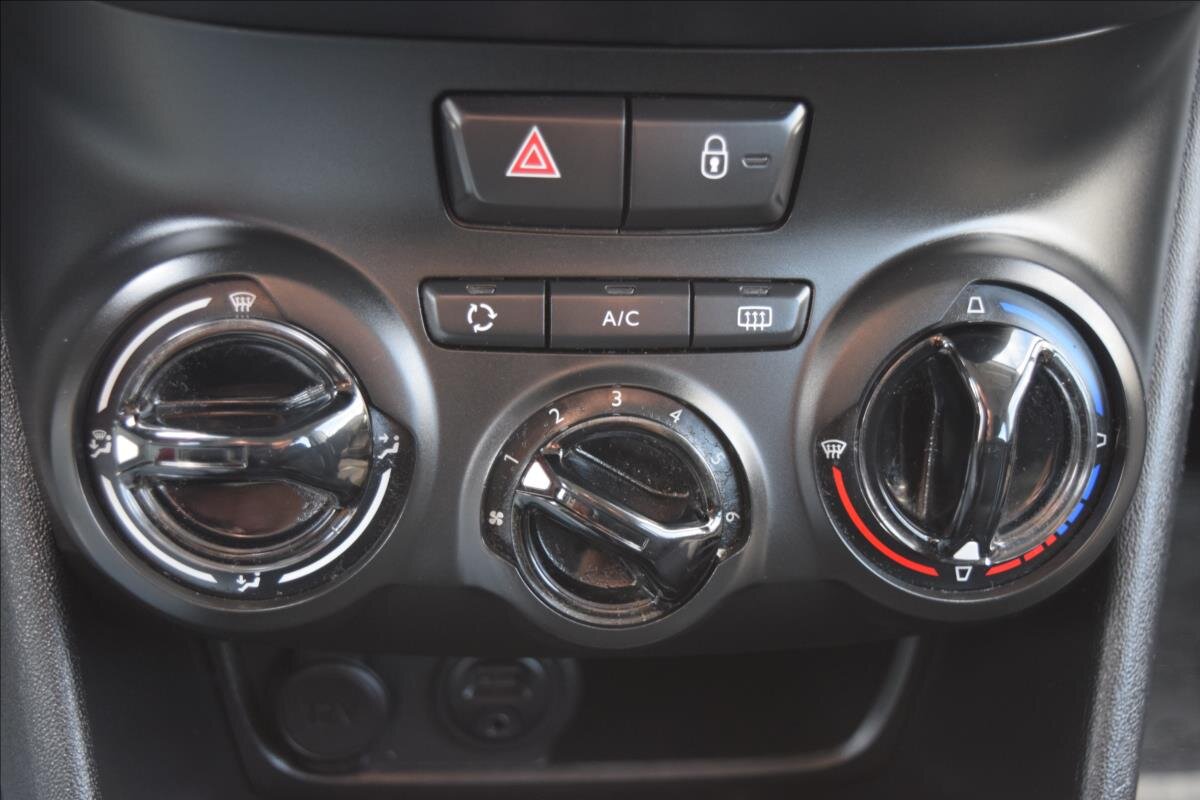 Peugeot 208 Hatchback 1,4 l 50 kw