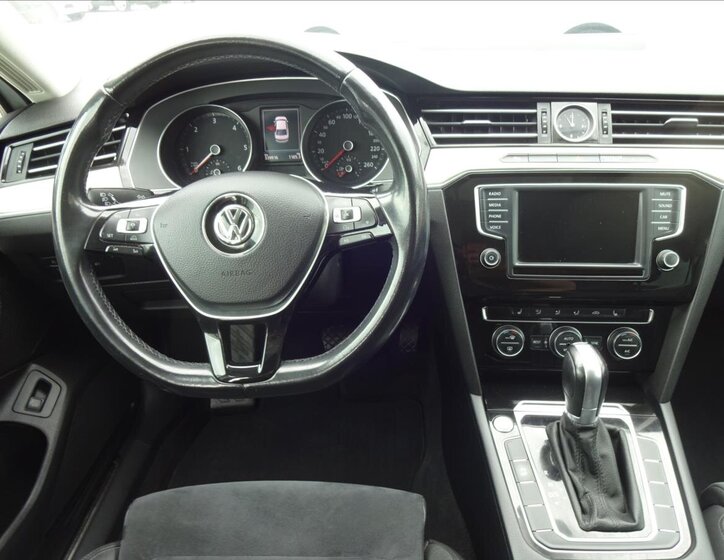 Volkswagen Passat 35