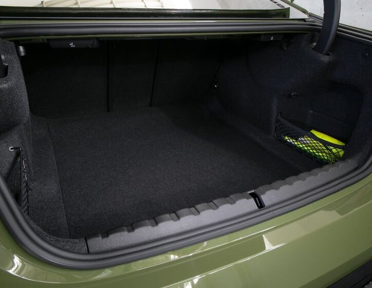 BMW M4 Kupé 3,0 l 353 kw