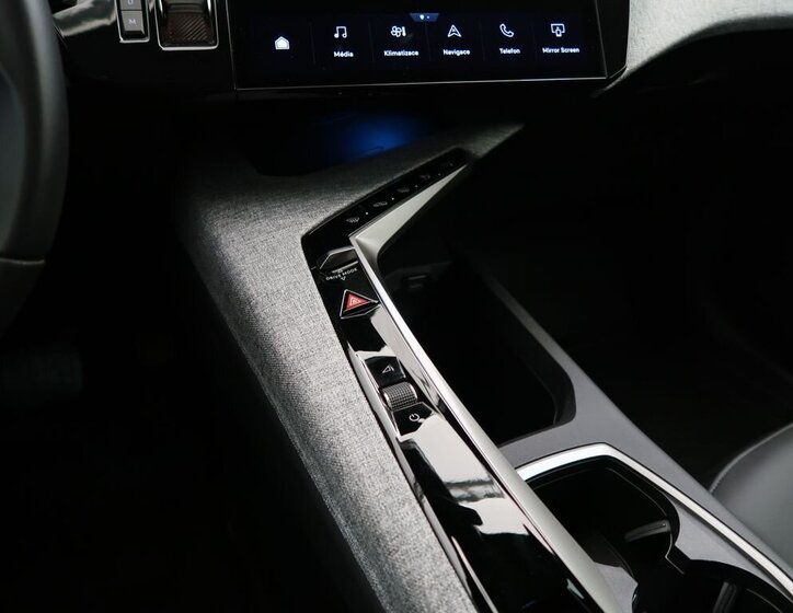 Peugeot 3008 SUV 1,2 l 100 kw