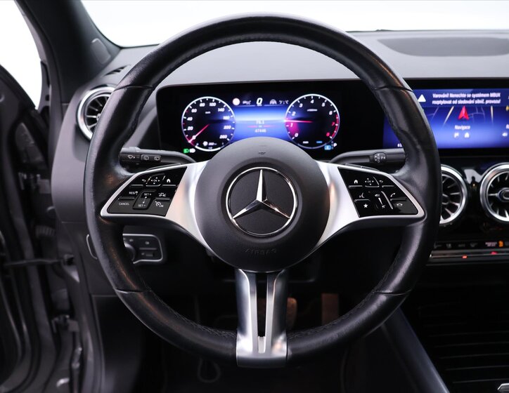 Mercedes-Benz GLA SUV / Terénní 2,0 l 165 kw