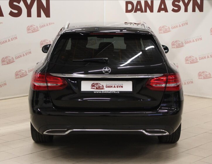 Mercedes-Benz Třídy C Kombi 2,0 l 135 kw