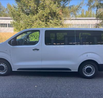 Toyota ProAce 9