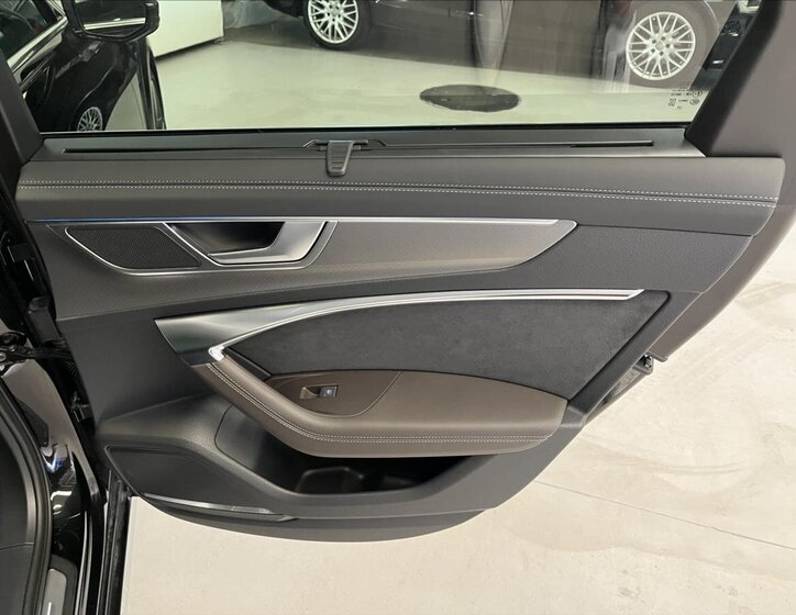 Audi A6 Allroad Kombi 3,0 l 253 kw