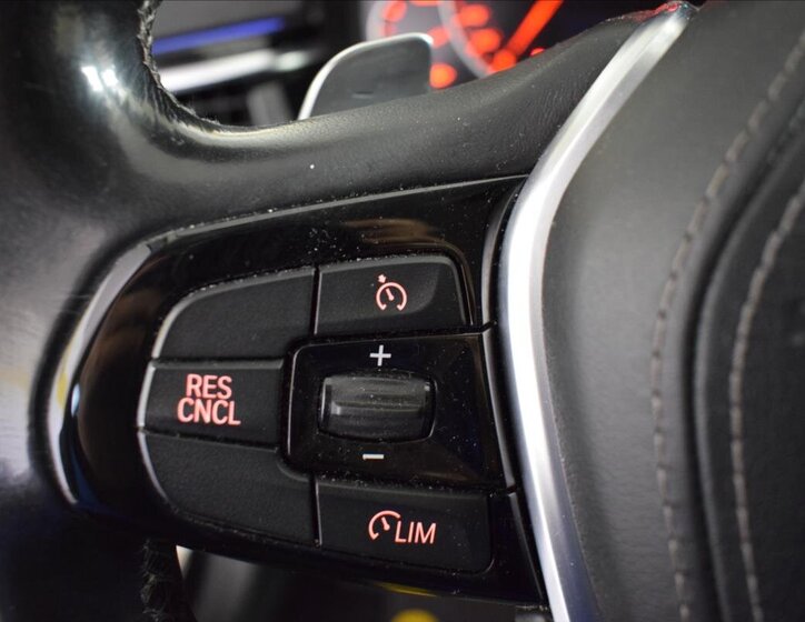 BMW Řada 5 Sedan / Limuzína 3,0 l 195 kw