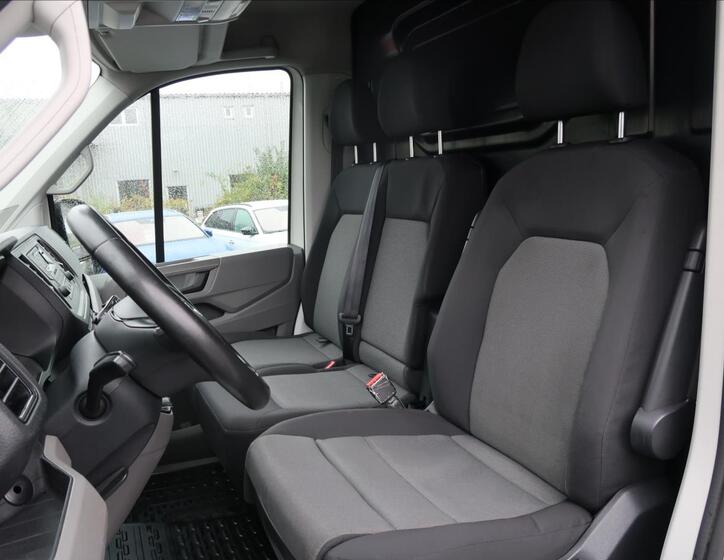 Volkswagen Crafter 10