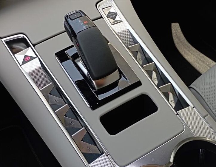 DS Automobiles DS7 SUV 1,6 l 147 kw