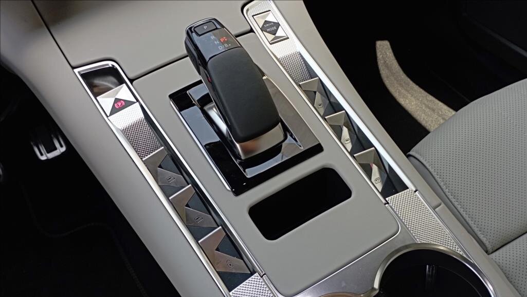 DS Automobiles DS7 SUV 1,6 l 147 kw