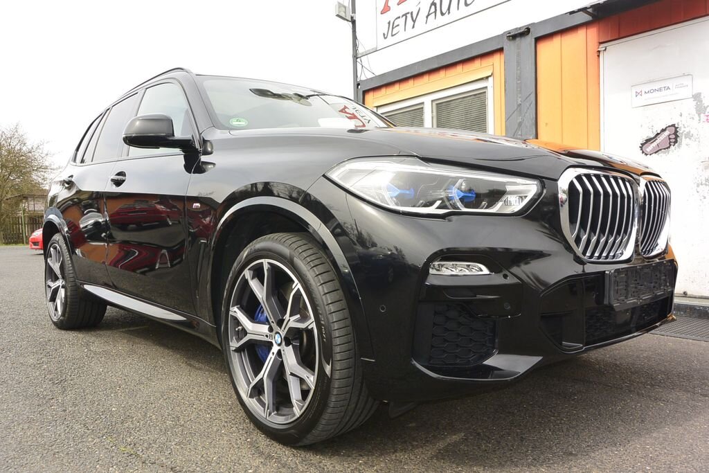 BMW X5 SUV / Terénní 3,0 l 250 kw