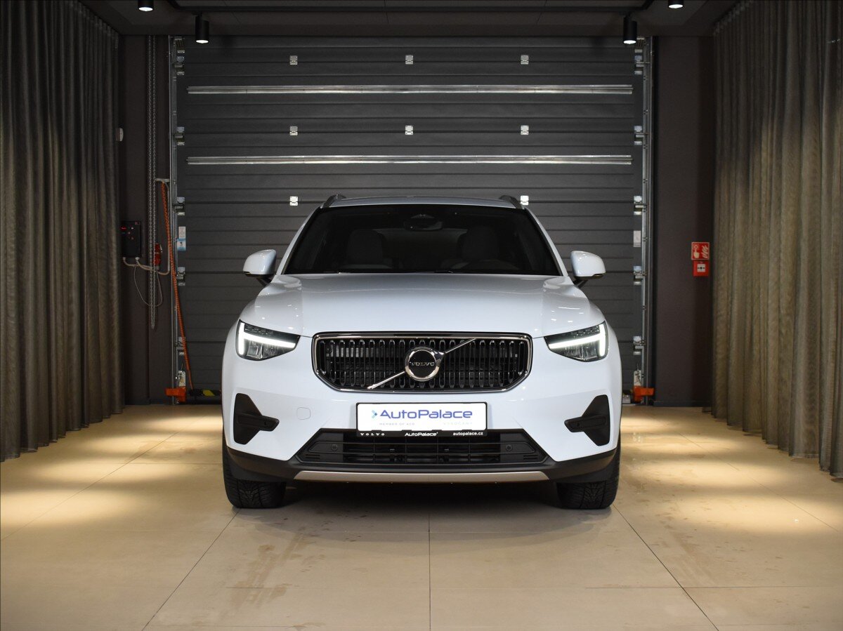 Volvo XC40 SUV / Terénní 2,0 l 120 kw
