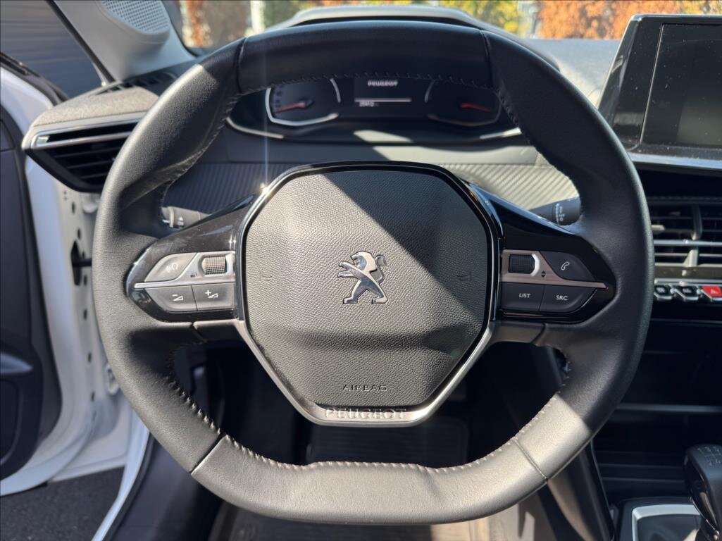 Peugeot 208 Hatchback 1,2 l 55 kw