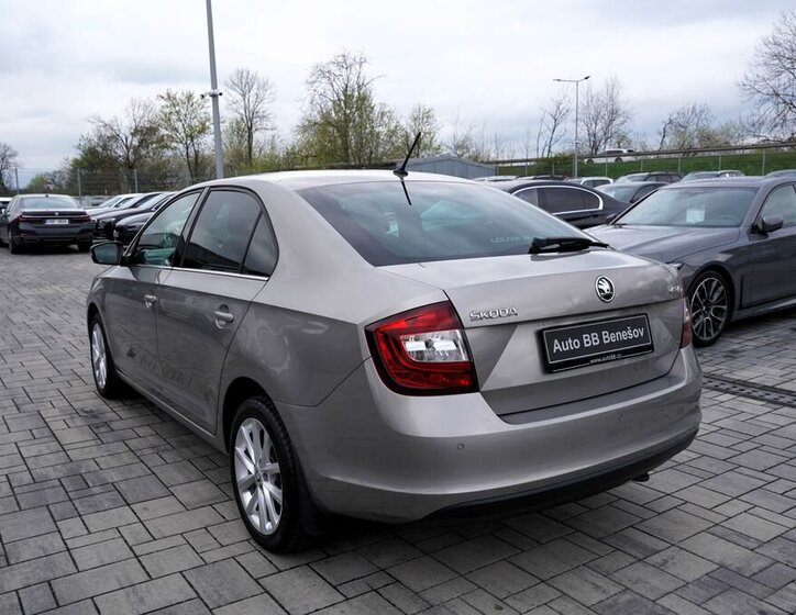 Škoda Rapid Sedan / Limuzína 999,0 70 kw