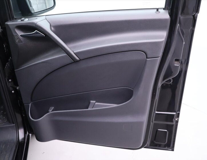 Mercedes-Benz Vito VAN / Minibus 2,1 l 100 kw