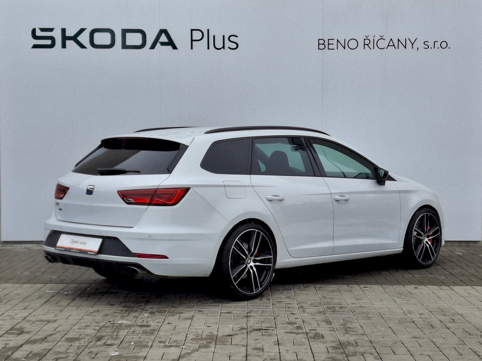 Seat Leon Kombi 2,0 l 221 kw