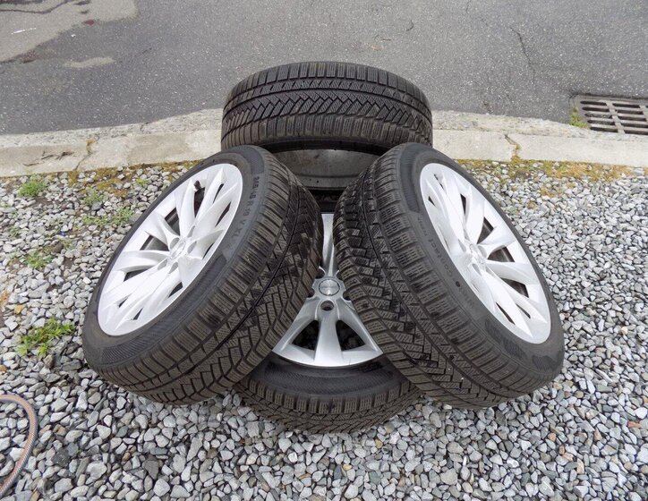 Tesla Model S Sedan / Limuzína 1,0 576 kw