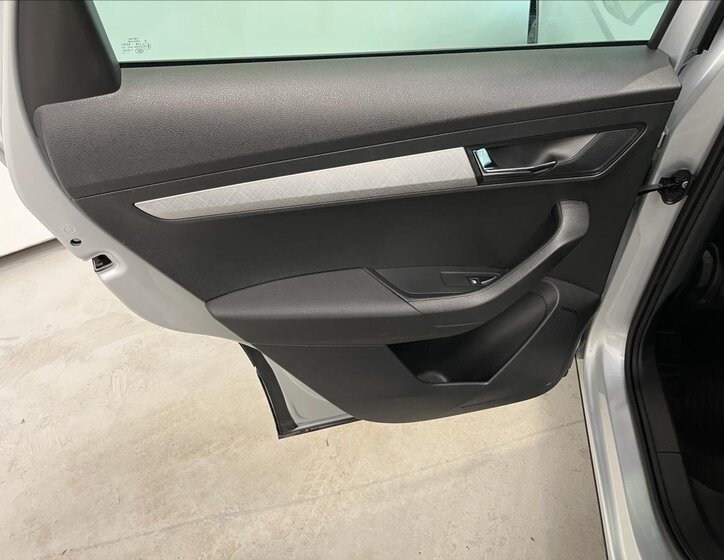 Škoda Karoq SUV 1,5 l 110 kw