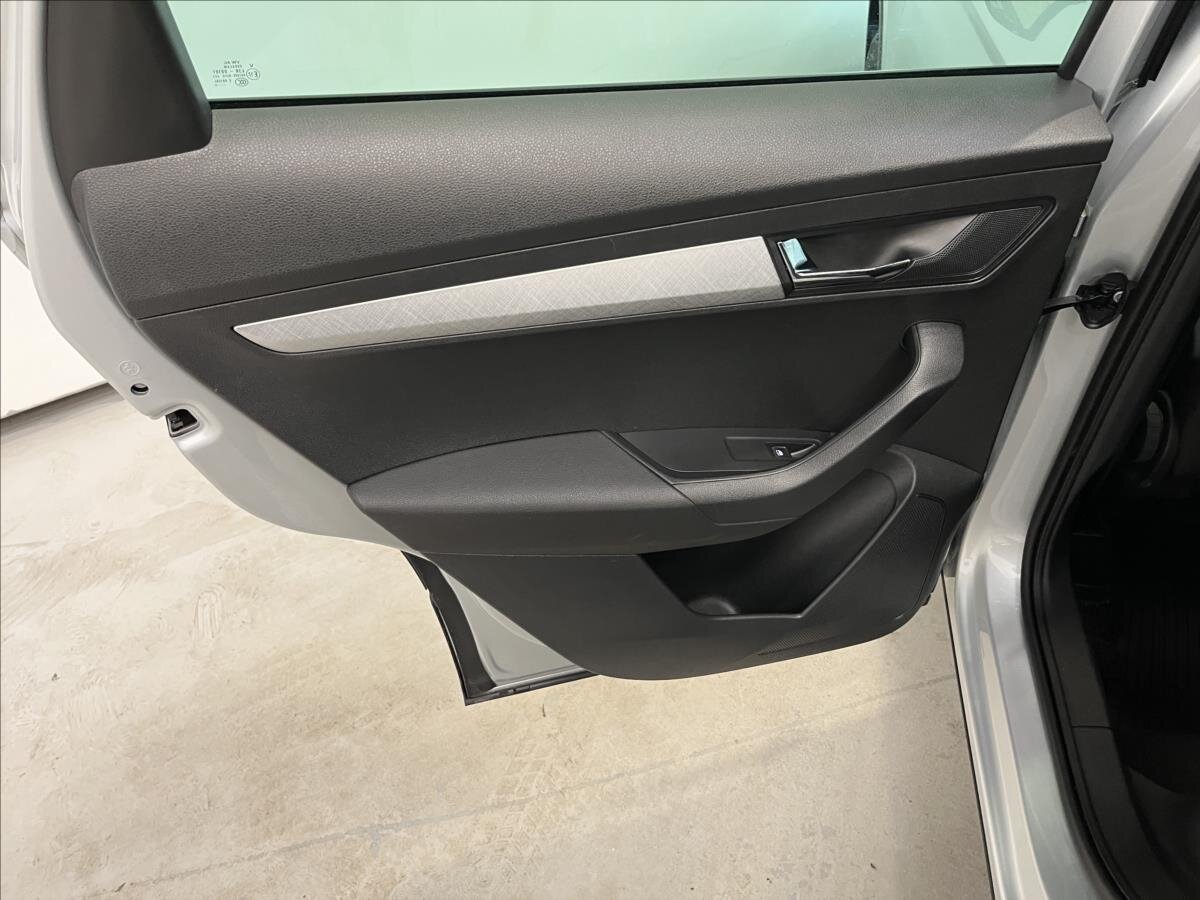 Škoda Karoq SUV 1,5 l 110 kw