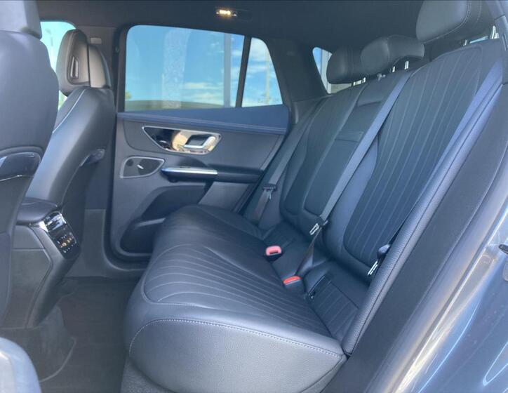 Mercedes-Benz EQE 11