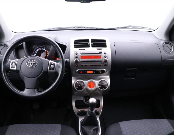 Toyota Urban Cruiser 20