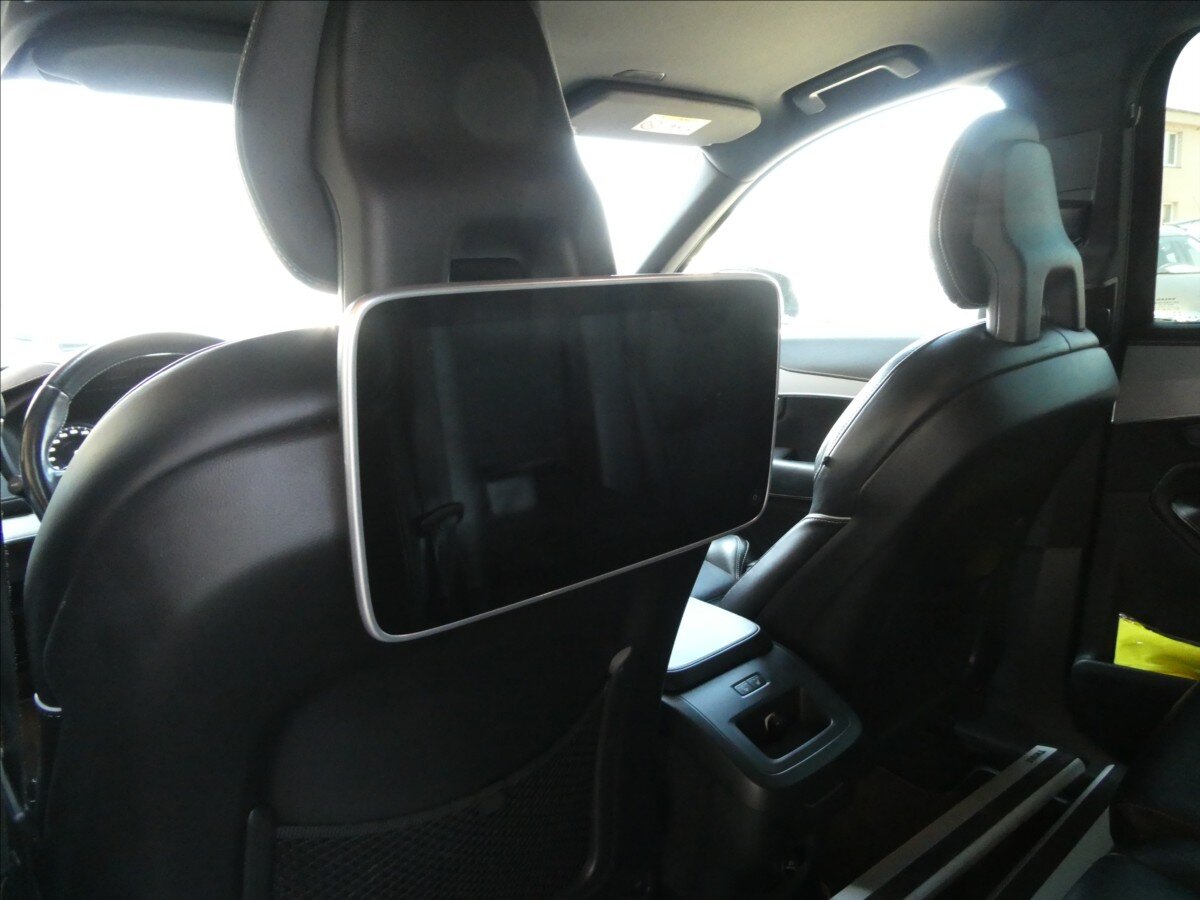Volvo XC90 SUV / Terénní 2,0 l 228 kw