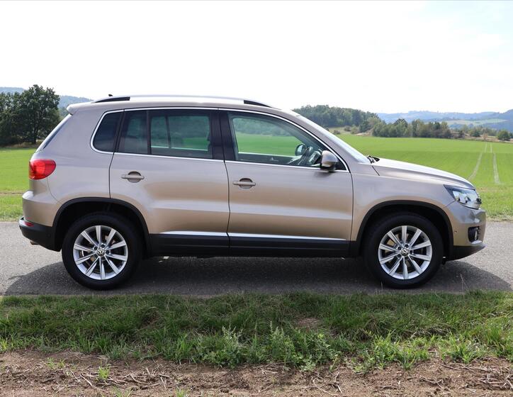Volkswagen Tiguan 8