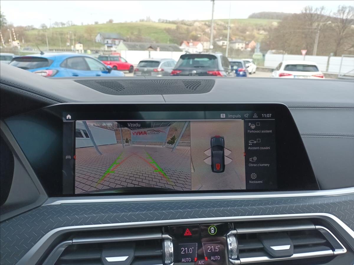 BMW X7 SUV / Terénní 4,4 l 390 kw