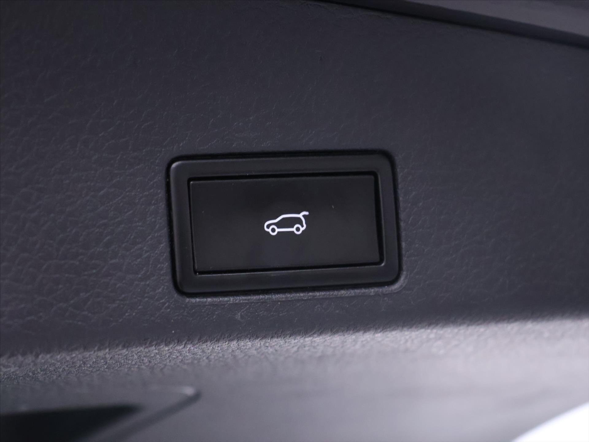 Volkswagen Touareg SUV / Terénní 3,0 l 193 kw