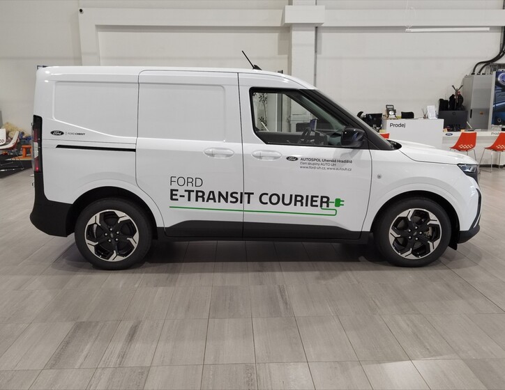 Ford Transit Courier 5